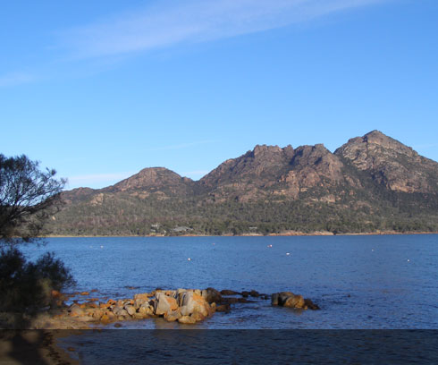 Stunning rocky mountains on the Freycinet Peninsula next to Coles Bay