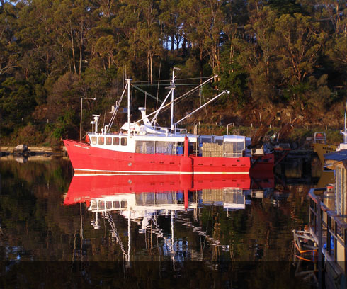 Exquisite reflective waters at St Helens