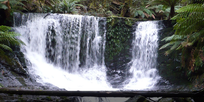 Hosreshoe Falls - Waterfalls in Tasmania